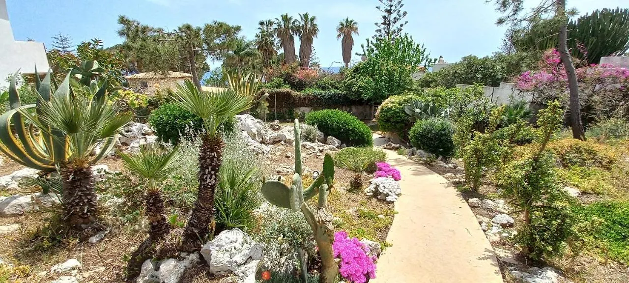 A Due Passi Dal Mare Con Piscina Villa Fontane Bianche Holiday home