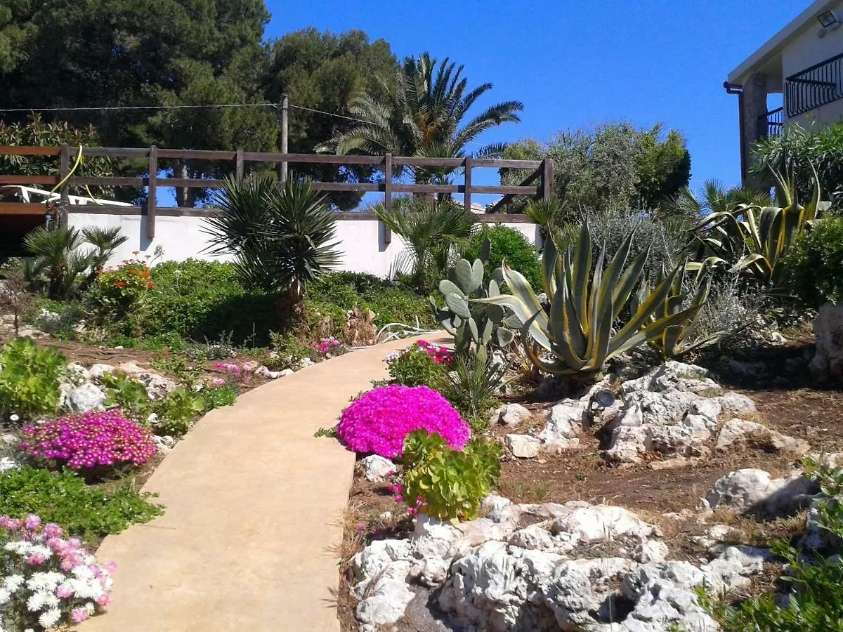 Holiday home A Due Passi Dal Mare Con Piscina Villa Fontane Bianche